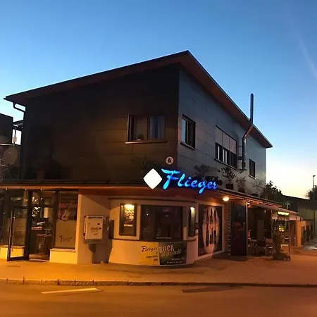 Musikbuehne Flieger - Das Konzept - Loften In Einer Kneipe Tettnang Exterior photo
