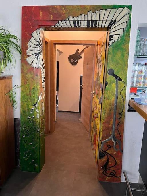 Apartment Musikbuehne Flieger - Konzept - Loften In Einer Kneipe