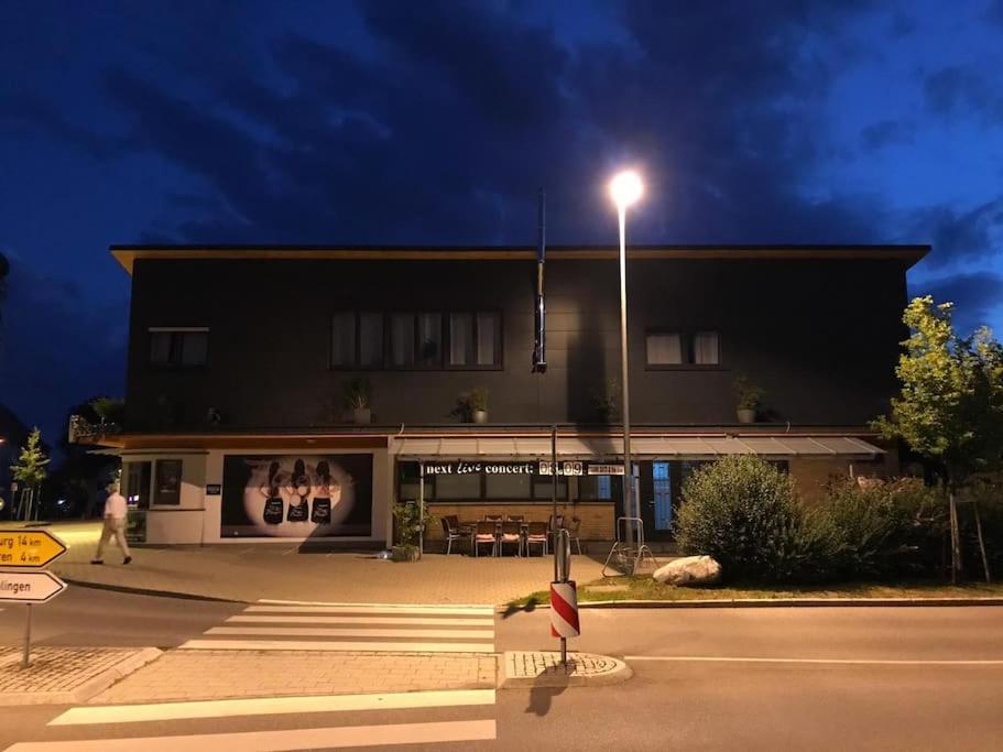 Musikbuehne Flieger - Konzept - Loften In Einer Kneipe * Tettnang