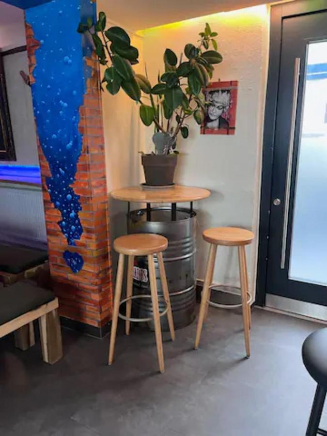 Apartment Musikbuehne Flieger - Konzept - Loften In Einer Kneipe *