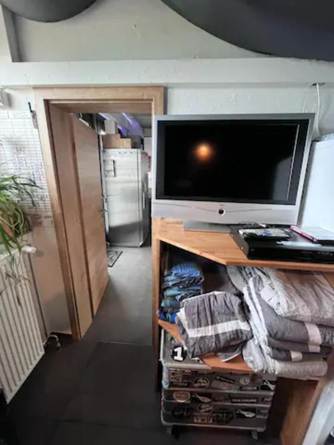 Musikbuehne Flieger - Konzept - Loften In Einer Kneipe Apartment *